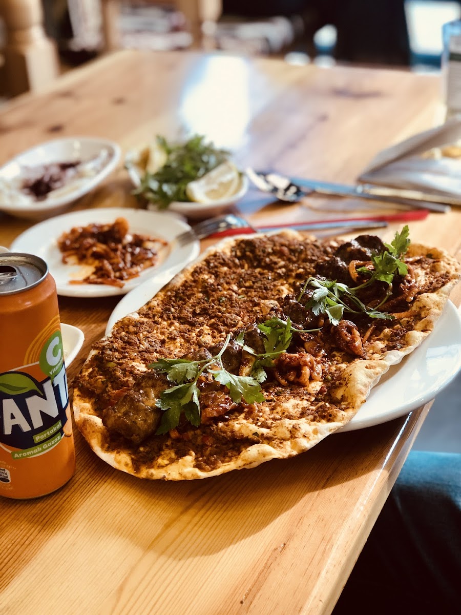 Şekercioğlu Baklava & Lokum Kebap - Çiftlikköy — fotoğraf 7