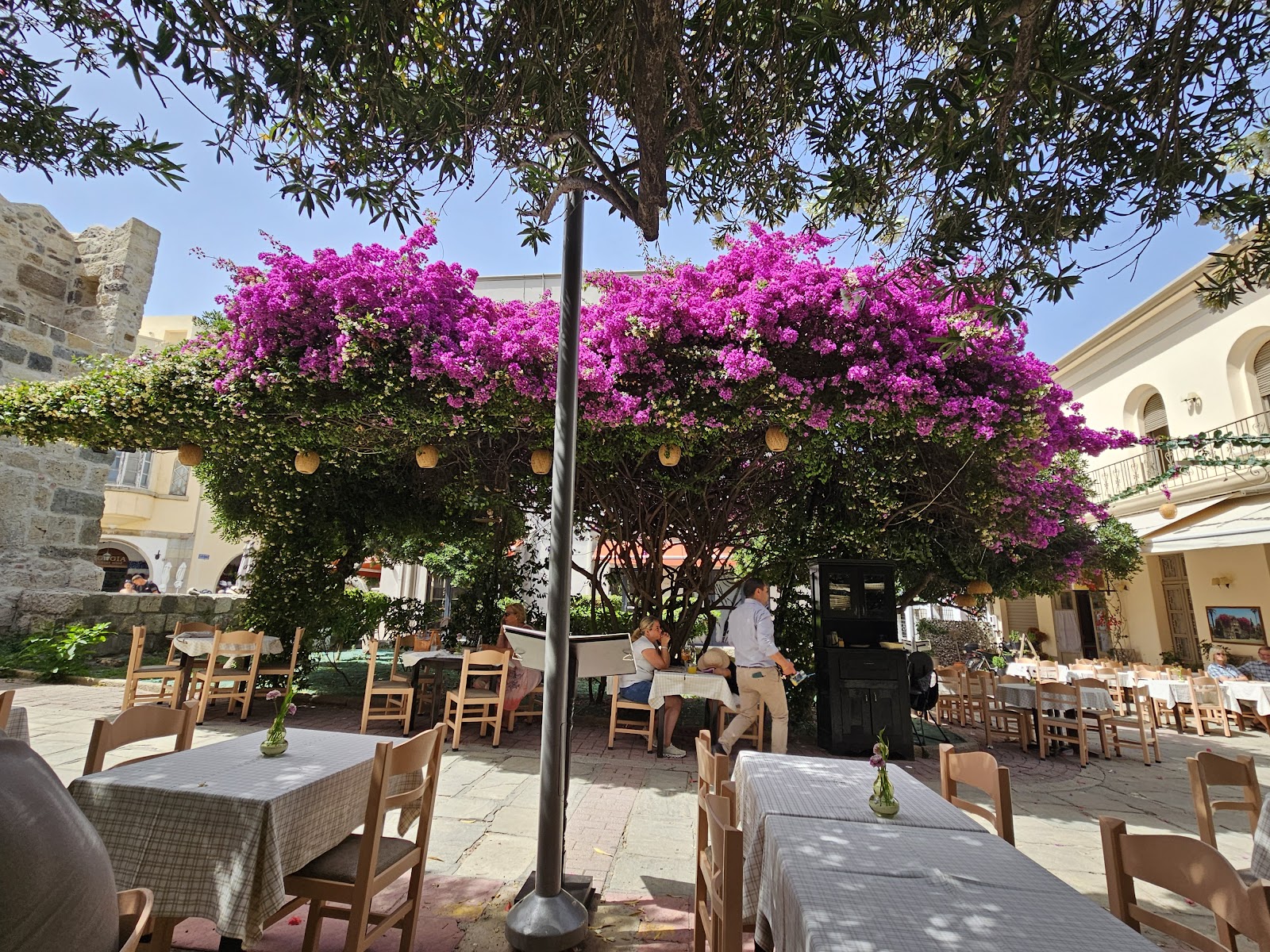 Select Restaurant Cafe — photo