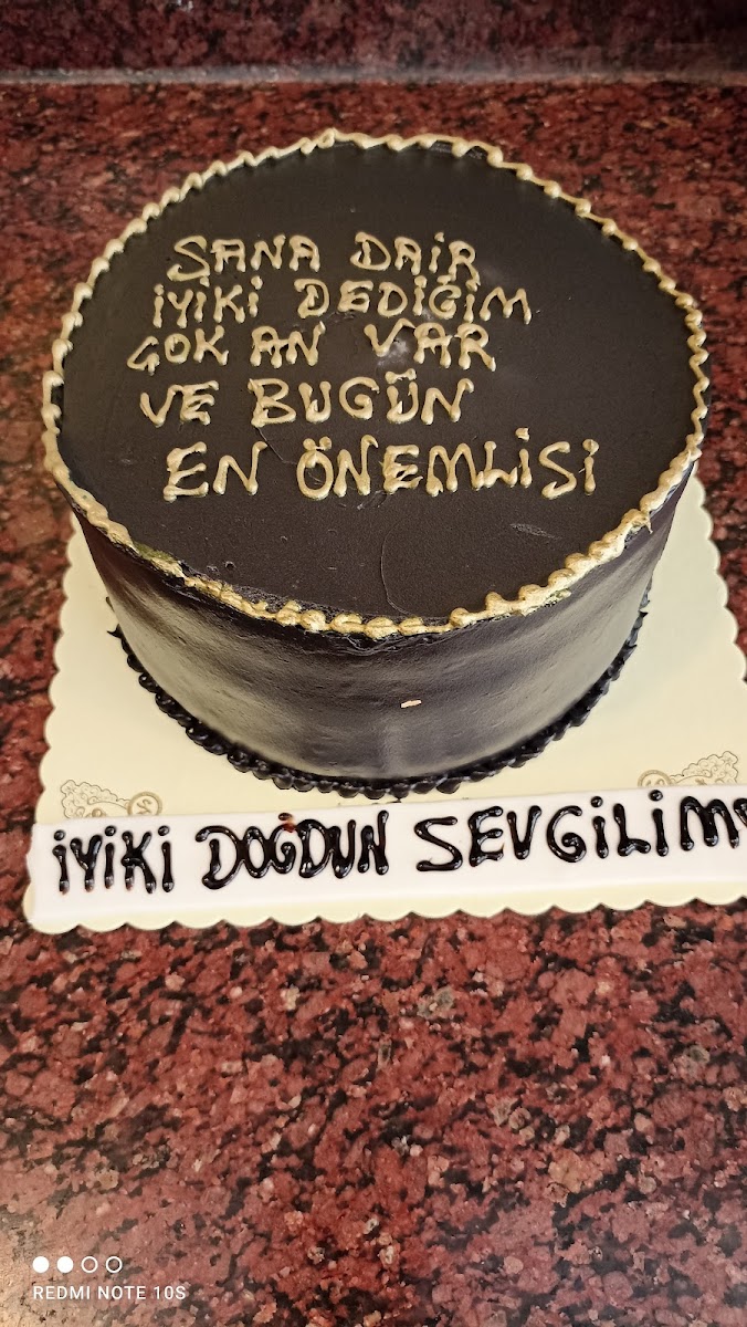 Sevgi pastanesi — fotoğraf