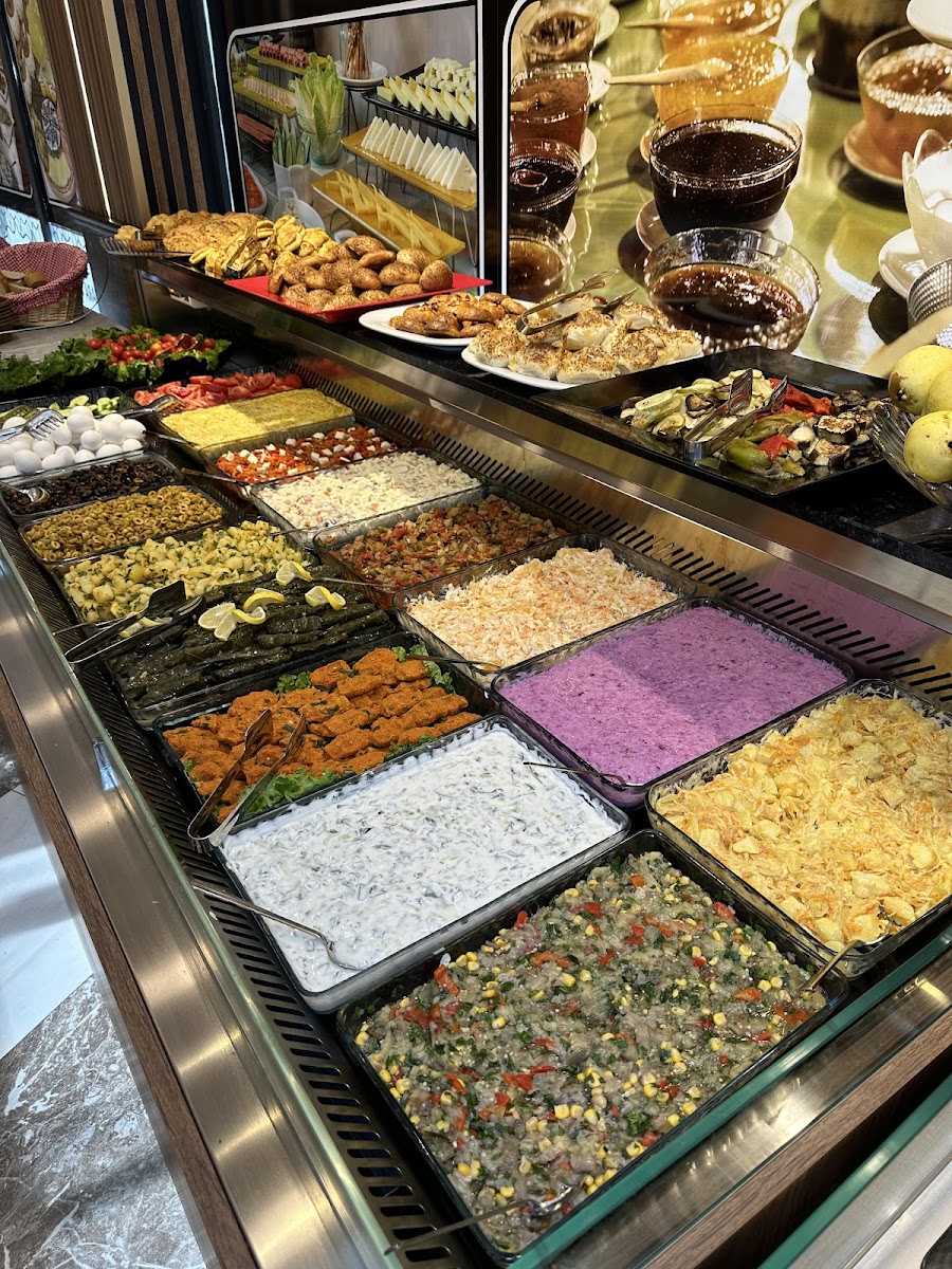 Sevilmiş Izgara ve Açık Büfe Kahvaltı — fotoğraf 5
