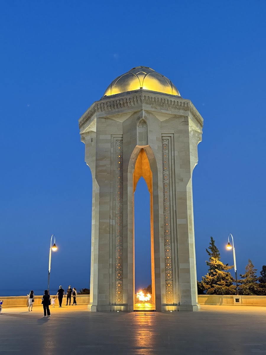Shahidlar Monument — photo 2