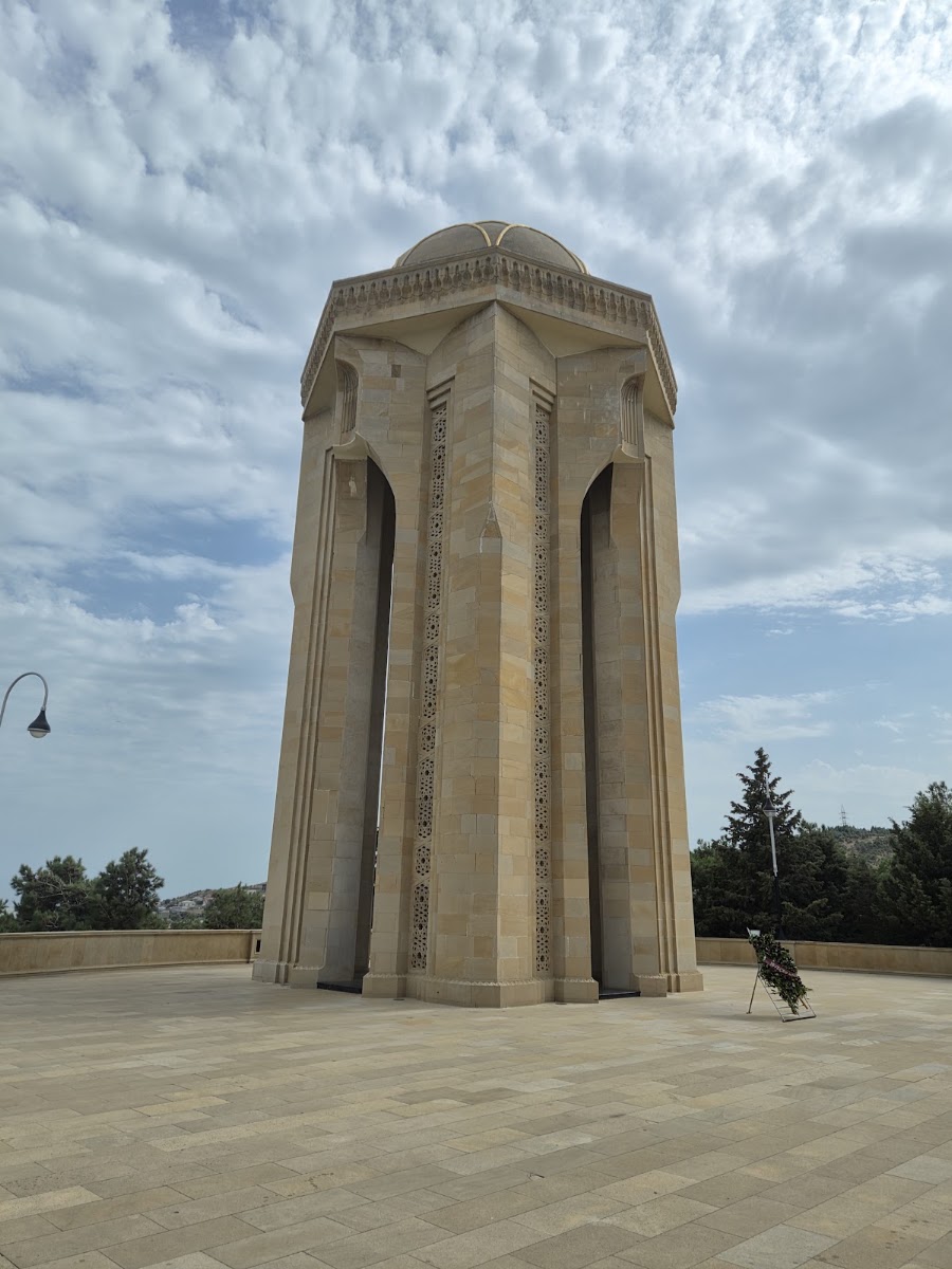 Shahidlar Monument — photo 3