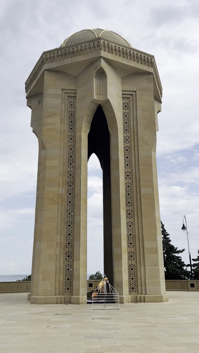 Shahidlar Monument — photo 3