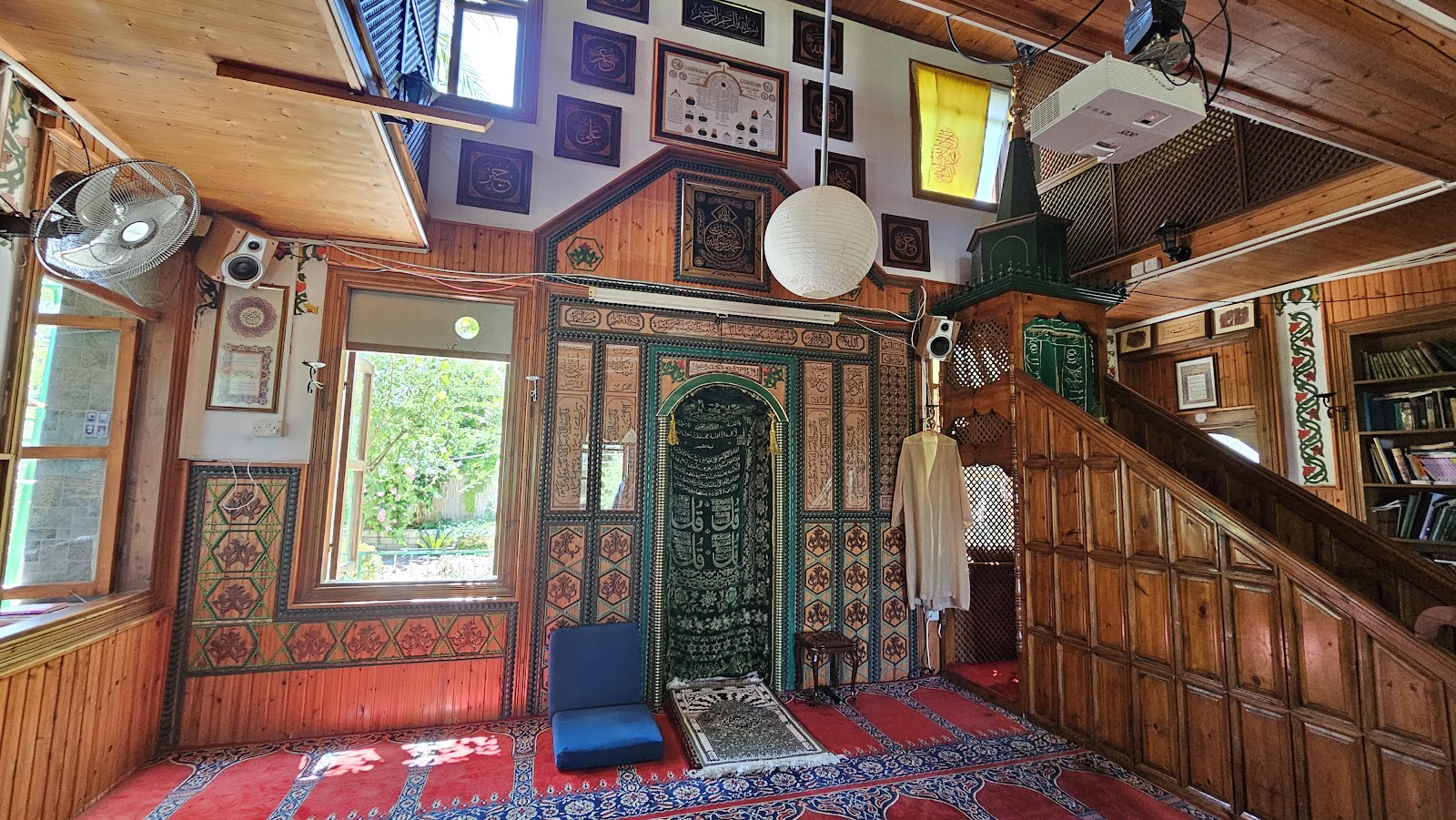Sheikh Nazim Dergah and Turbeh — photo