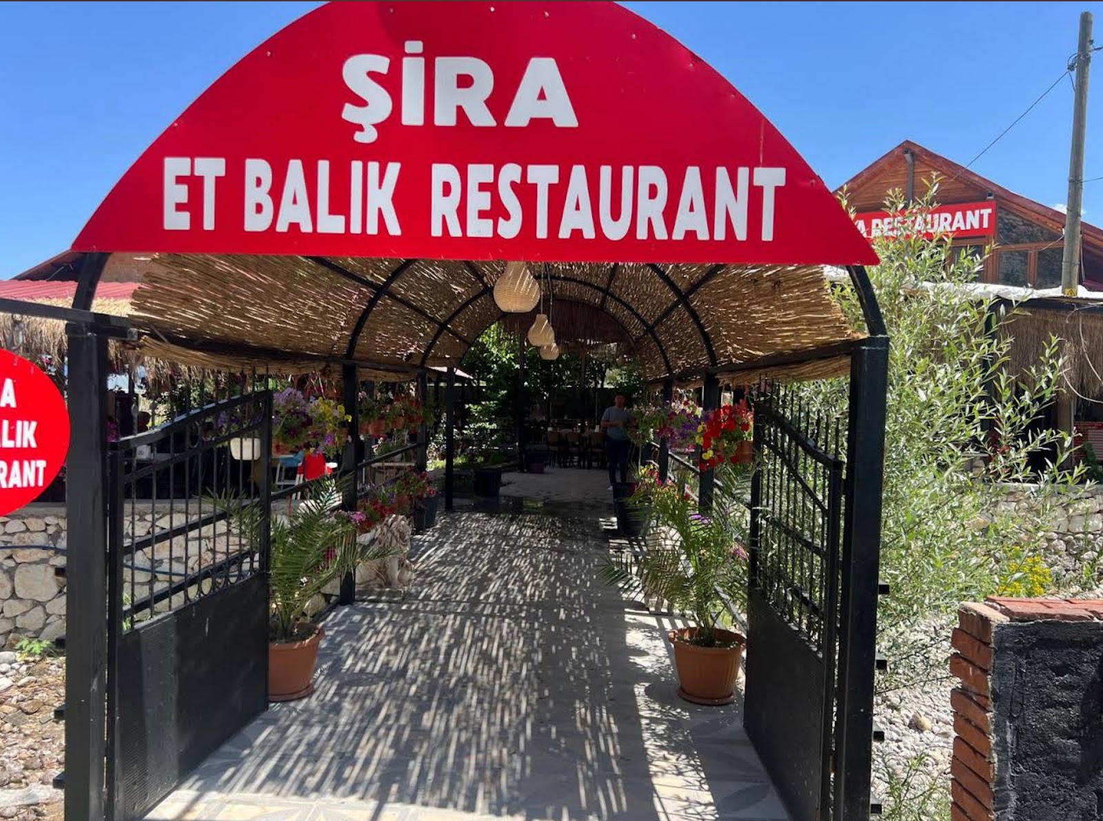 Şira Munzur Et Lokantası — fotoğraf