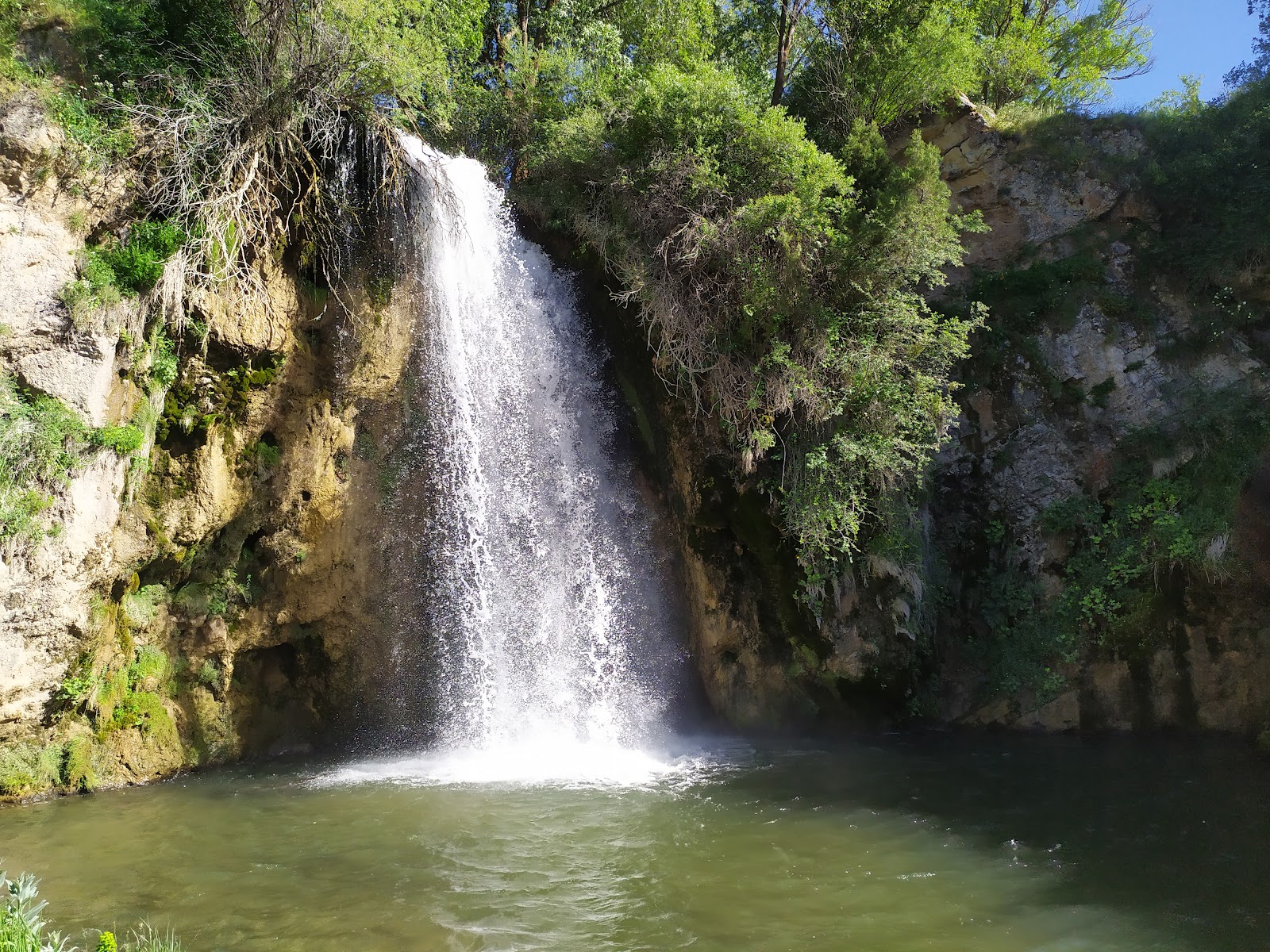 Sırakayalar Şelalesi