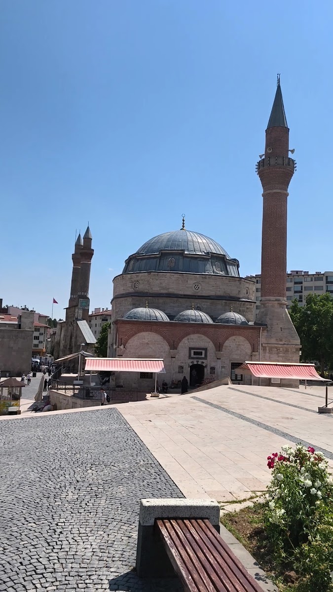 Sivas Cumhuriyet Meydanı — fotoğraf 3