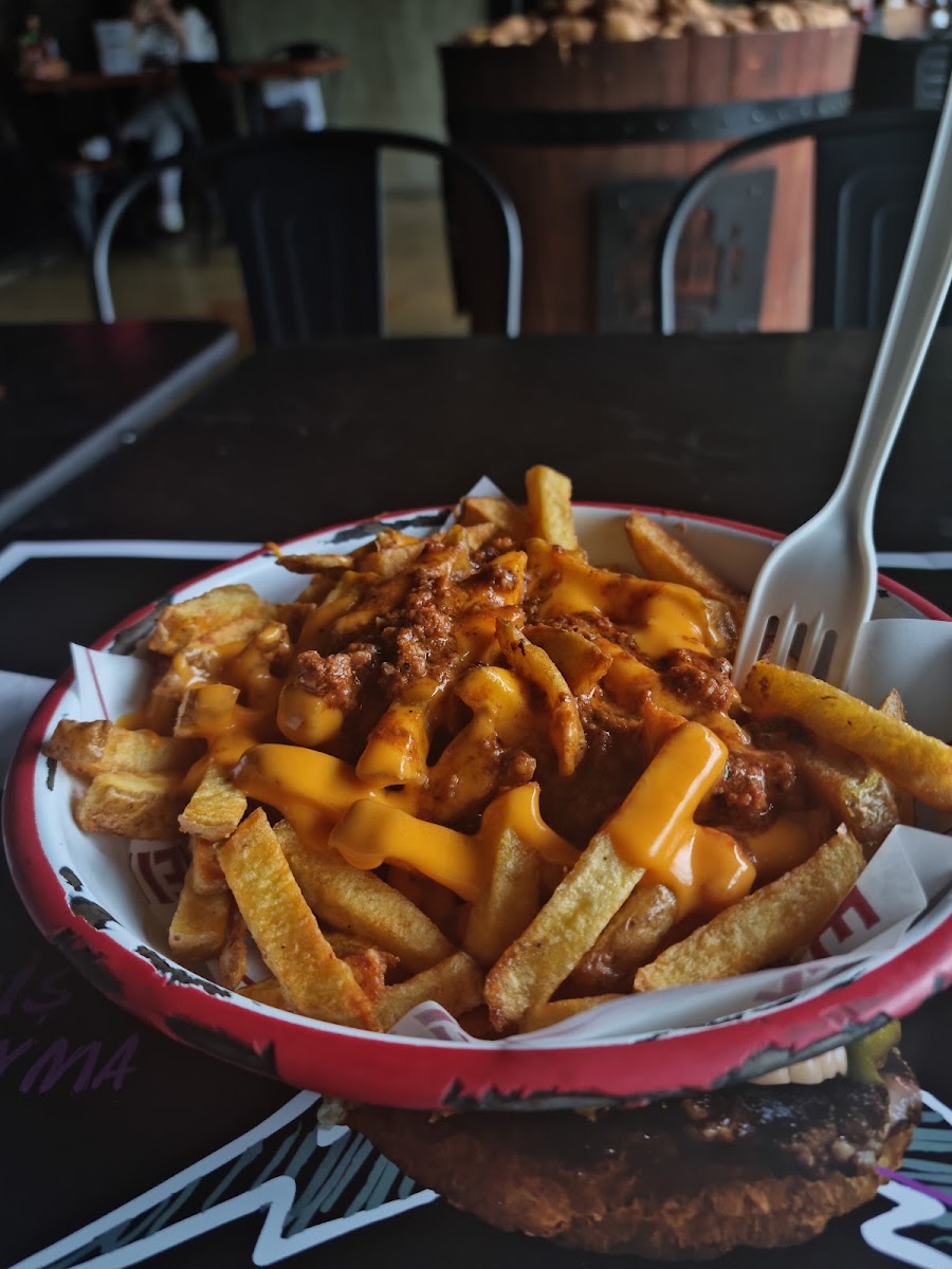 Skully's Burgers — photo 8