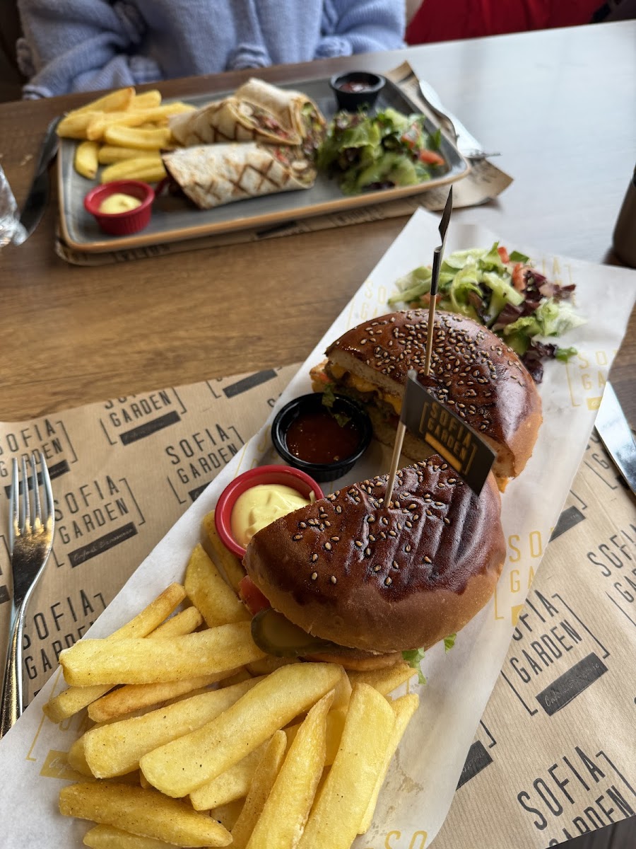 SOFİA GARDEN CAFE & BRASSERİE — fotoğraf 2