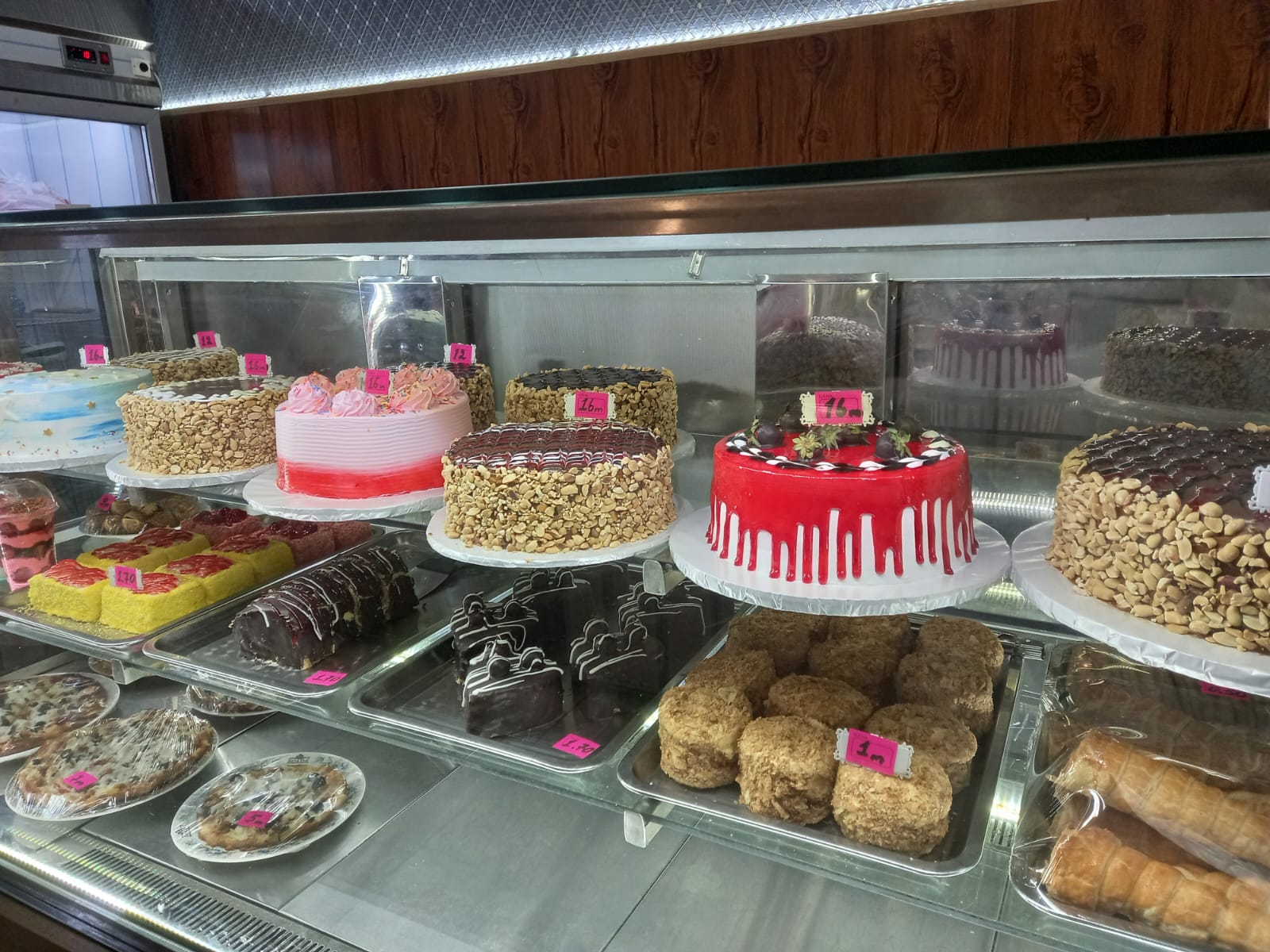 Sweets Ailəvi Kafe Restoran — photo