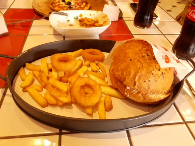 Tad Pizza & Burger — fotoğraf 3