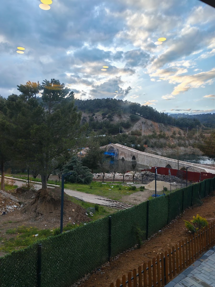 Tarihi Ceyhan Köprüsü — fotoğraf 2