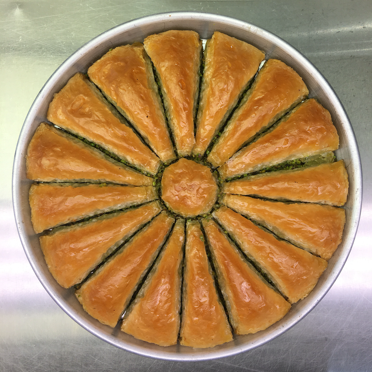 Tarihi Elmacıpazarı Güllüoğlu Baklava — fotoğraf 5