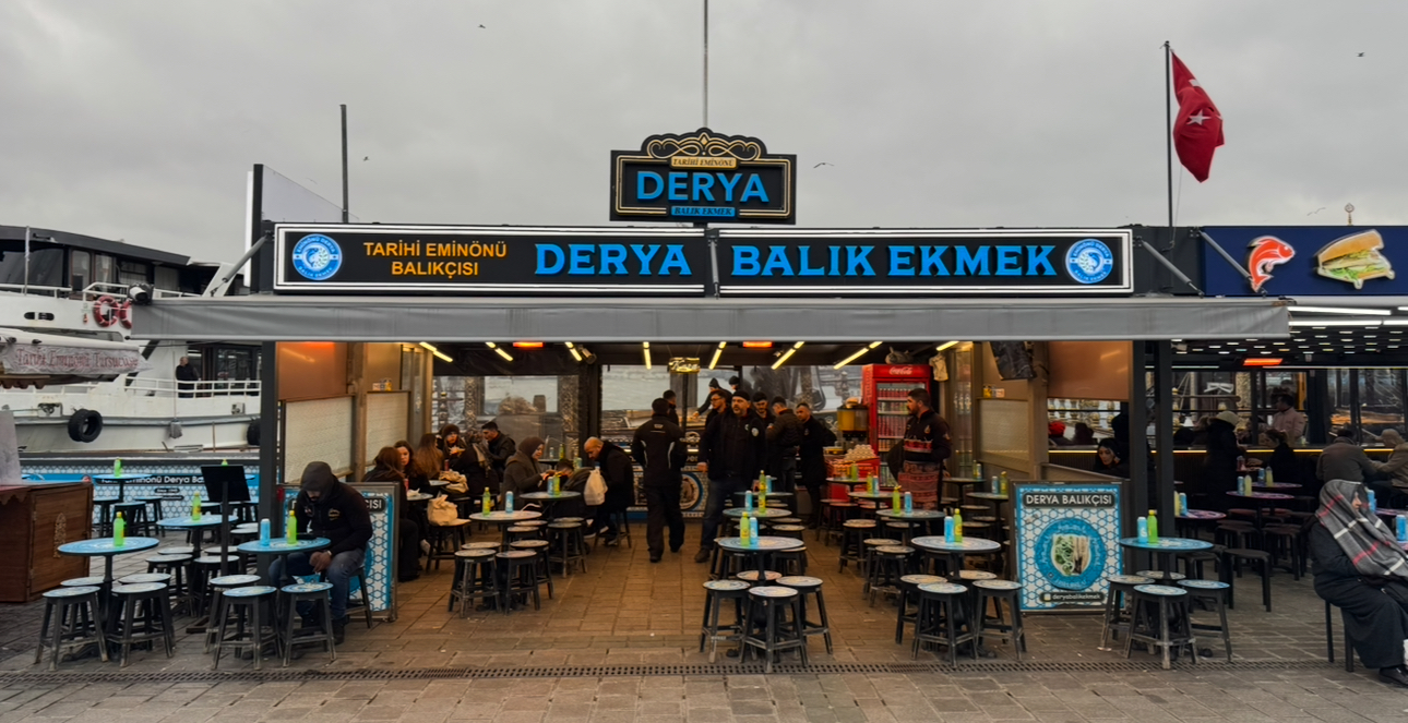 Tarihi Eminönü Derya Balıkçısı 1945 — fotoğraf