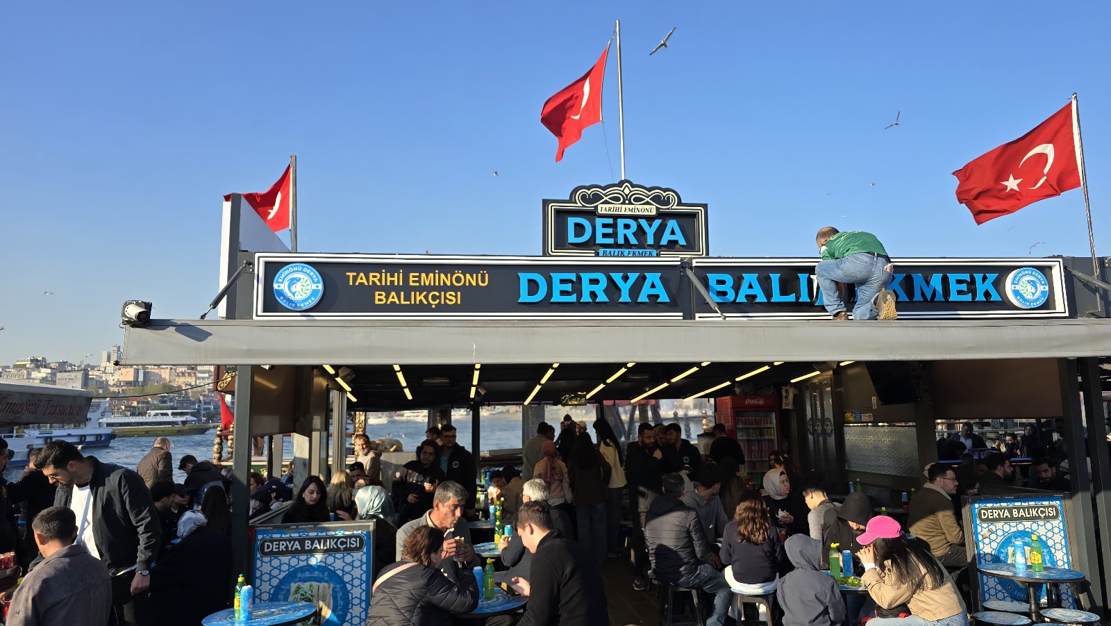 Tarihi Eminönü Derya Balıkçısı 1945 — fotoğraf 2