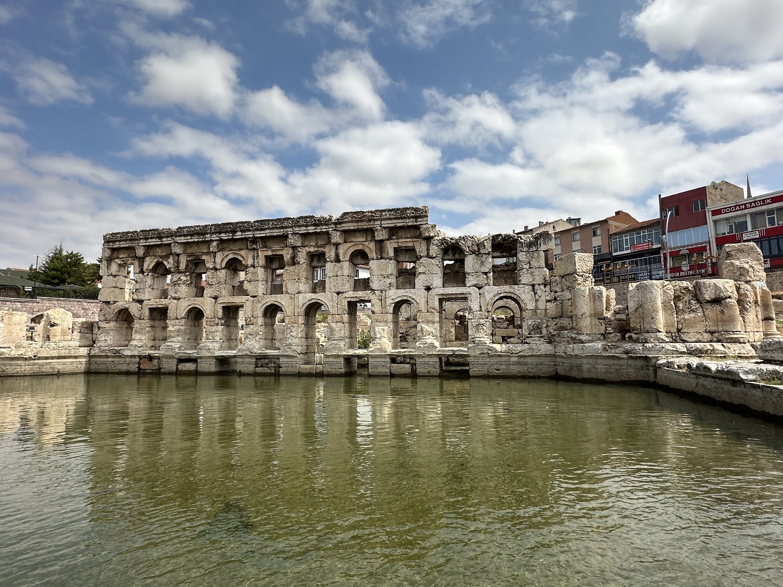 Tarihi Roma Hamamı — fotoğraf 1