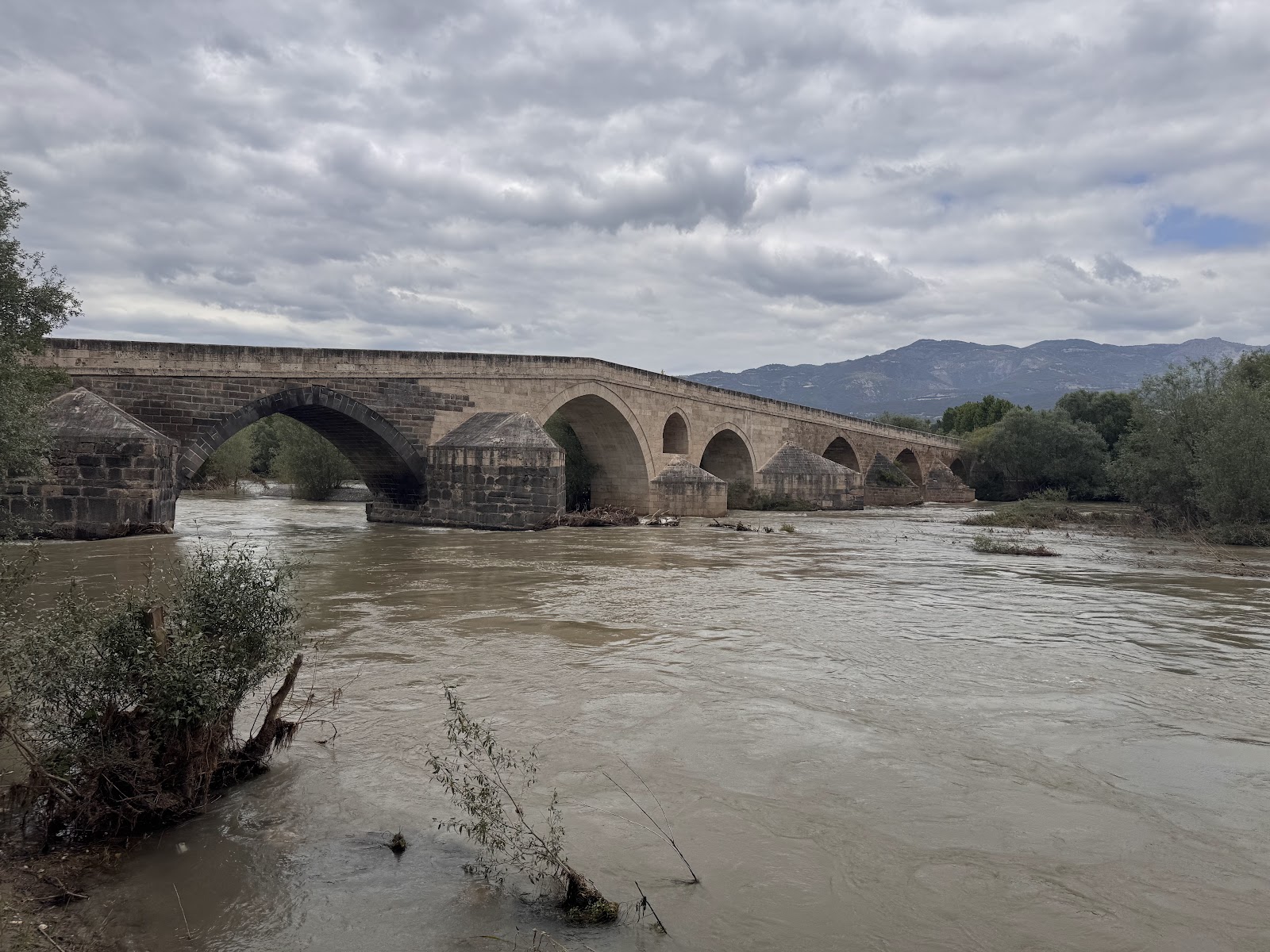 Tarihi Talazan Köprüsü — fotoğraf 2