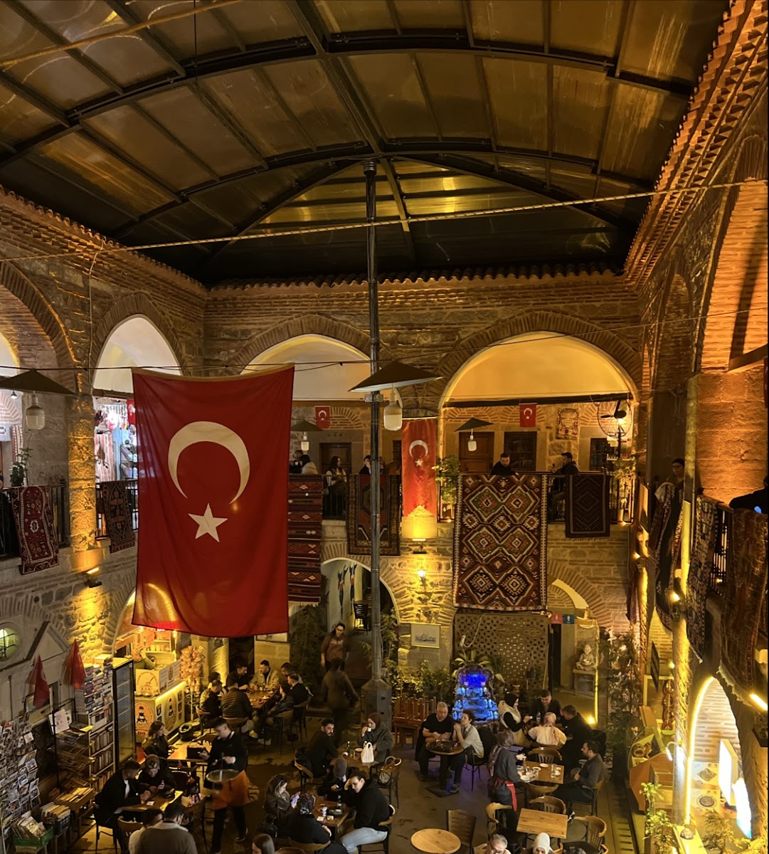 Tarihi Taşhan Alem-i Çarşı — fotoğraf 2