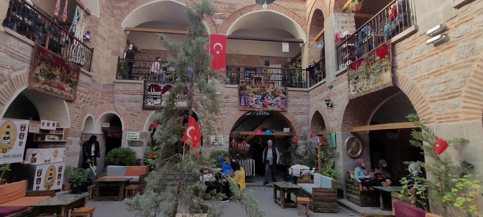 Tarihi Taşhan Alem-i Çarşı — fotoğraf 3
