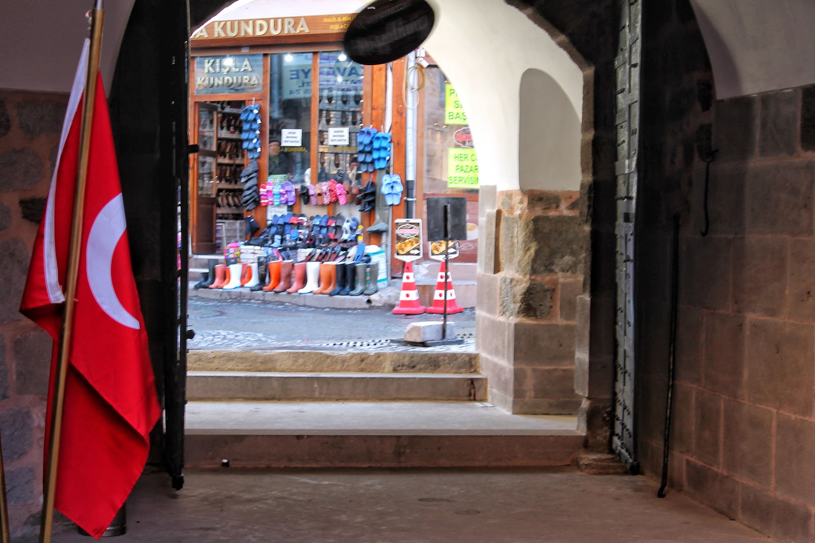 Tarihi Taşhan Alem-i Çarşı — fotoğraf 4