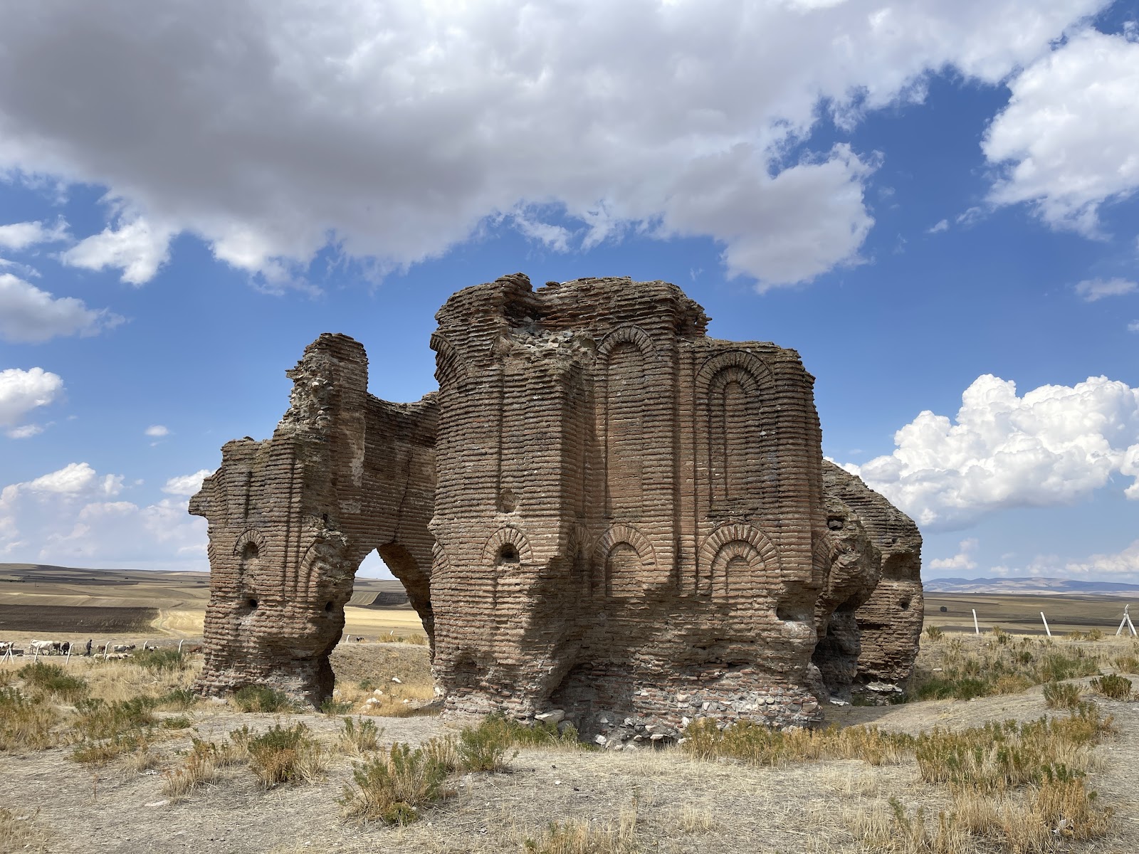 Tarihi Üçayak Kilisesi Kalıntıları — fotoğraf