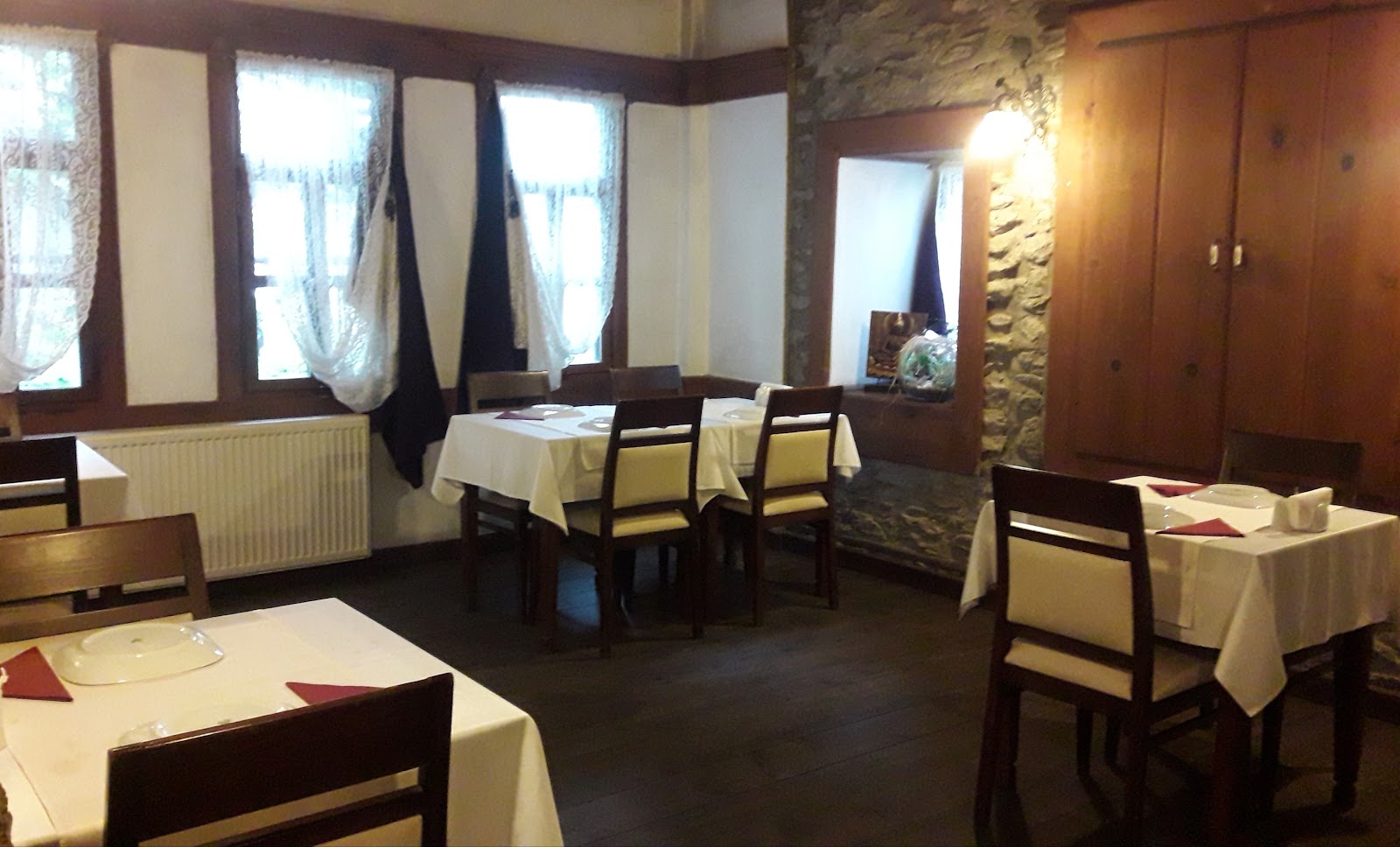 TAŞEV RESTAURANT/ Sanat ve Şarap Evi — fotoğraf
