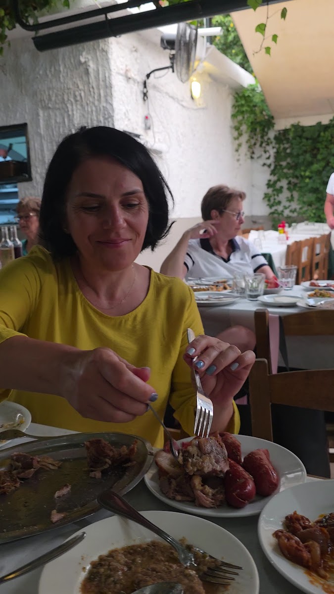 Taverna Tripa — fotoğraf 3