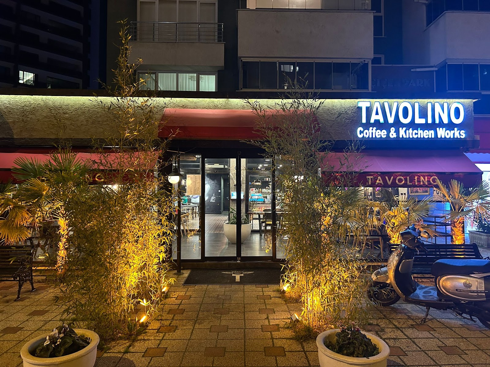 Tavolino Cafe & Restaurant — photo