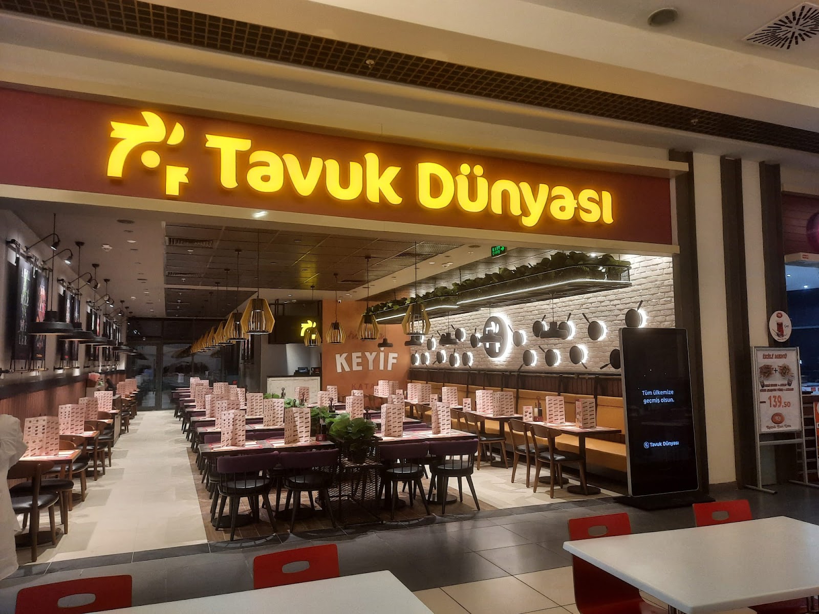 Tavuk Dünyası Kütahya Sera Avm — fotoğraf