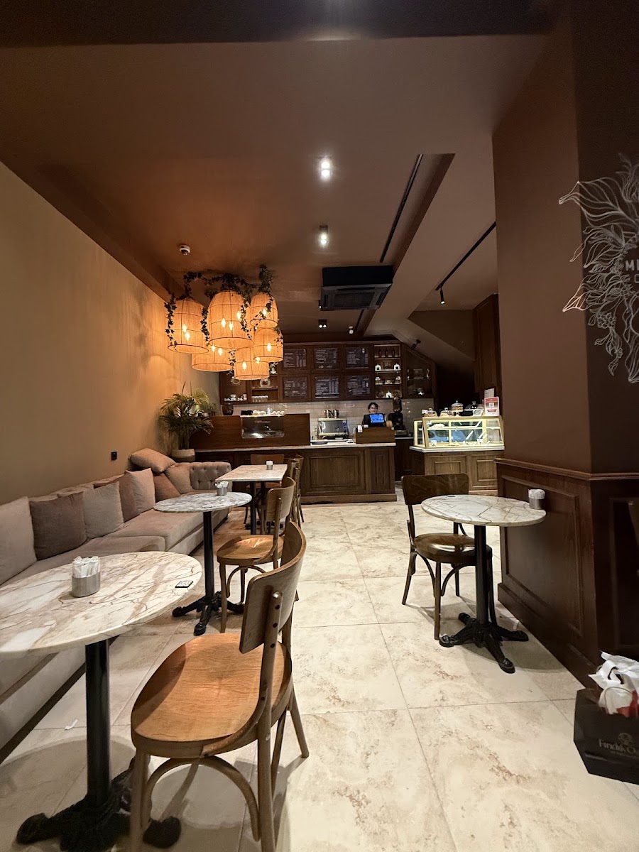 THE MIDDLE COFFEE MEYDANPARK — photo 2