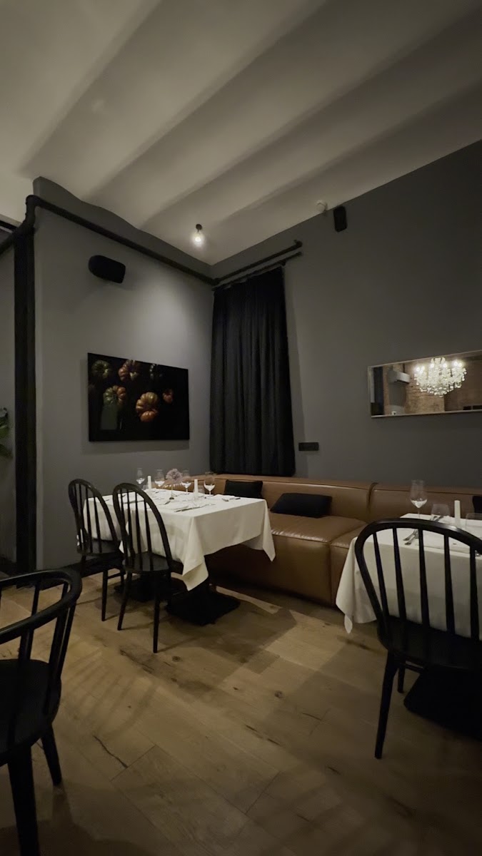 The Red Balloon Restoran & Bar — photo 3
