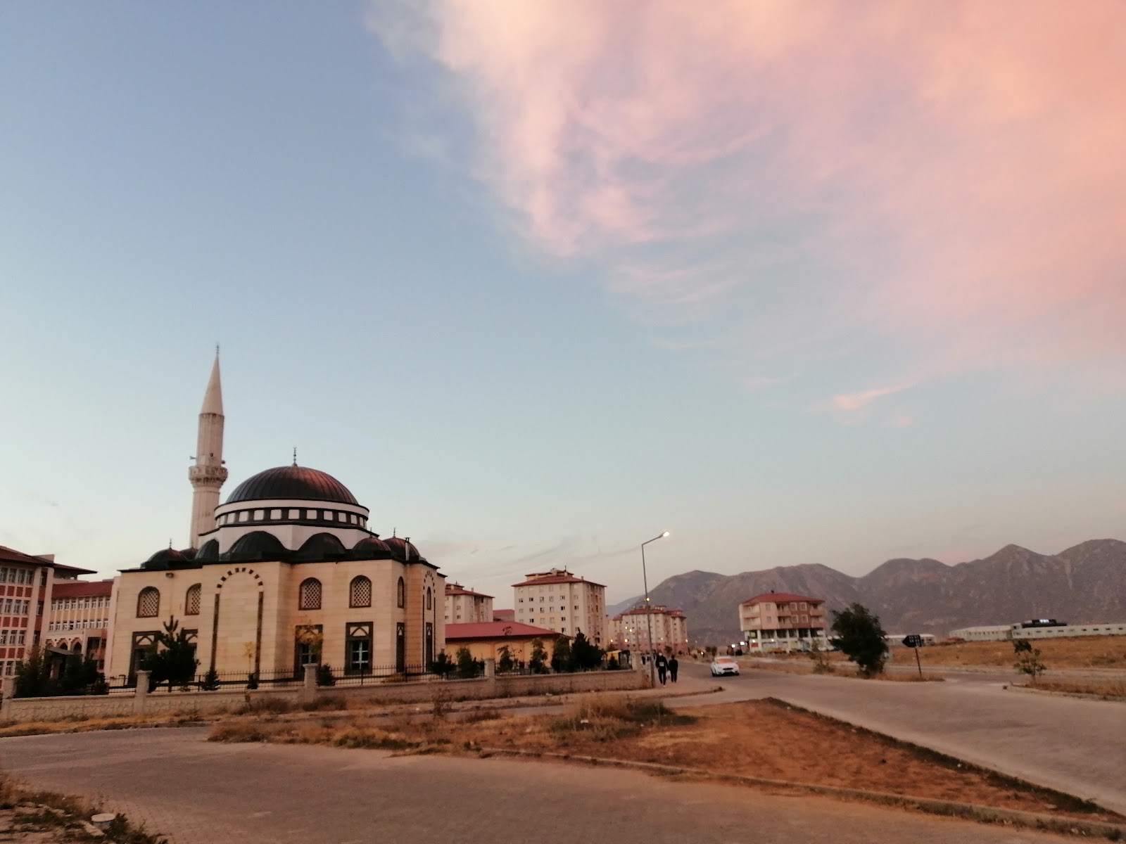 TOKİ 4. Etap Müştakbaba Camii — fotoğraf 2