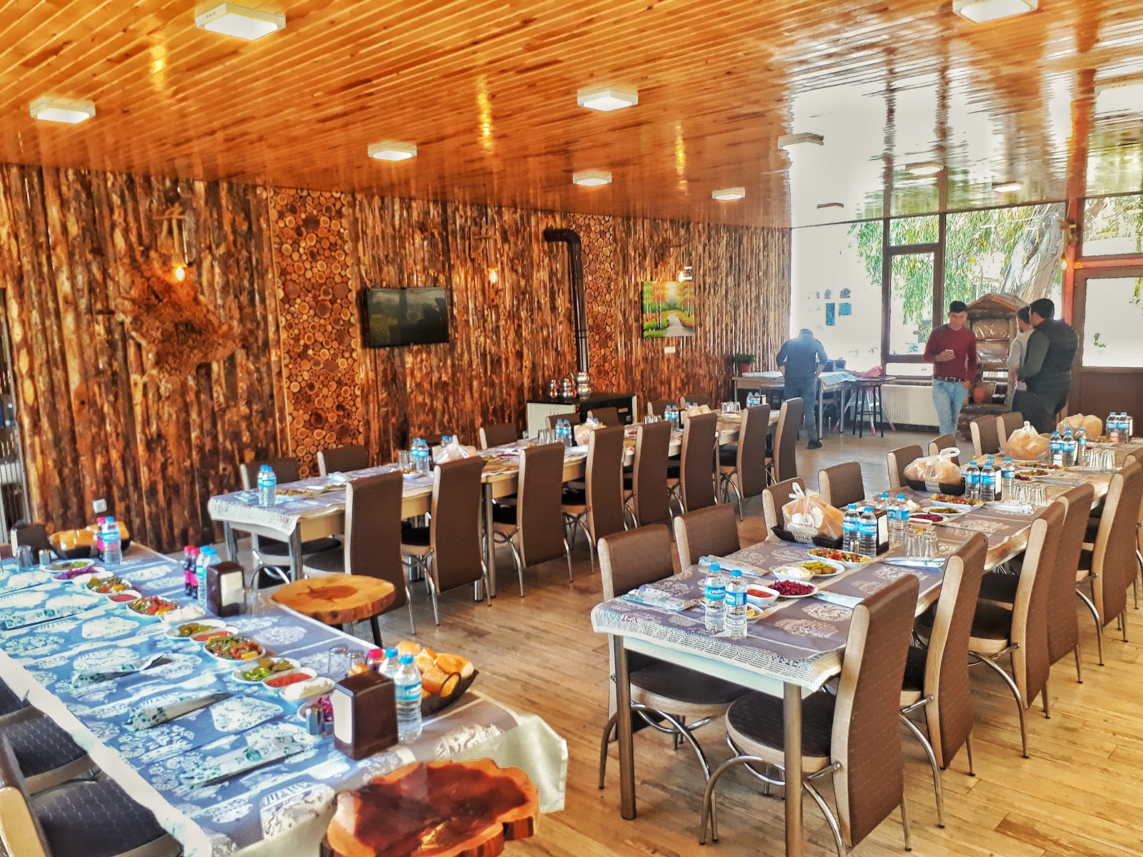 TOROSLAR AKPINAR ALABALIK RESTORANT — fotoğraf
