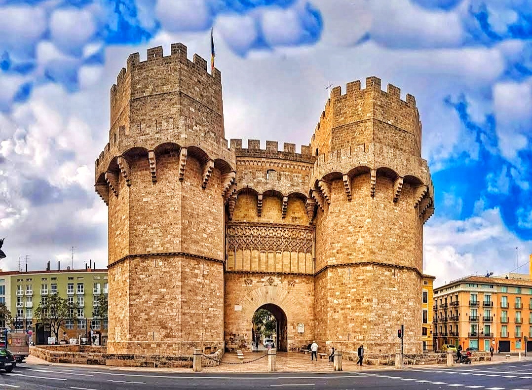 Torres de Serranos — photo