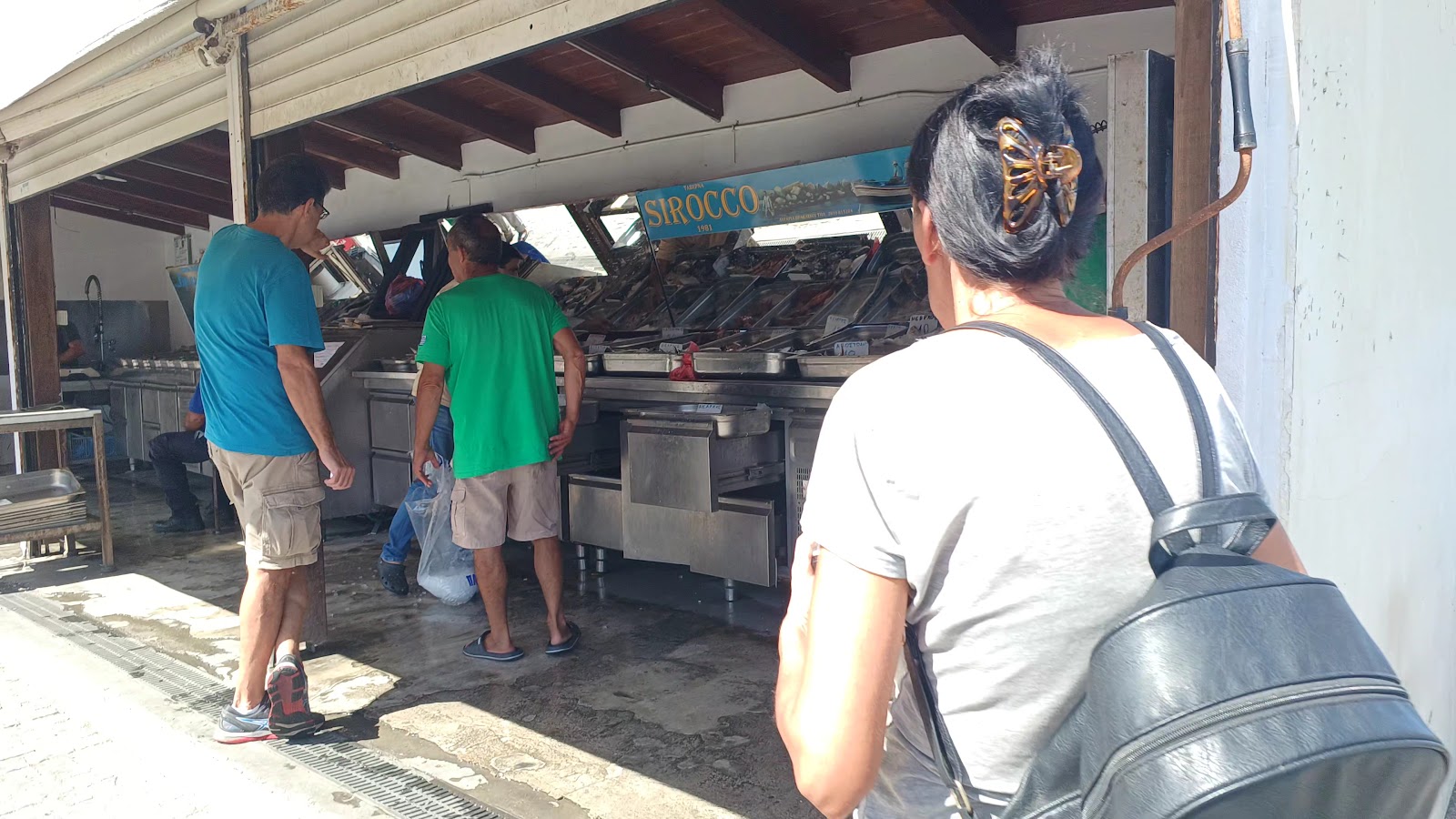 Traditional seafood market — photo 3