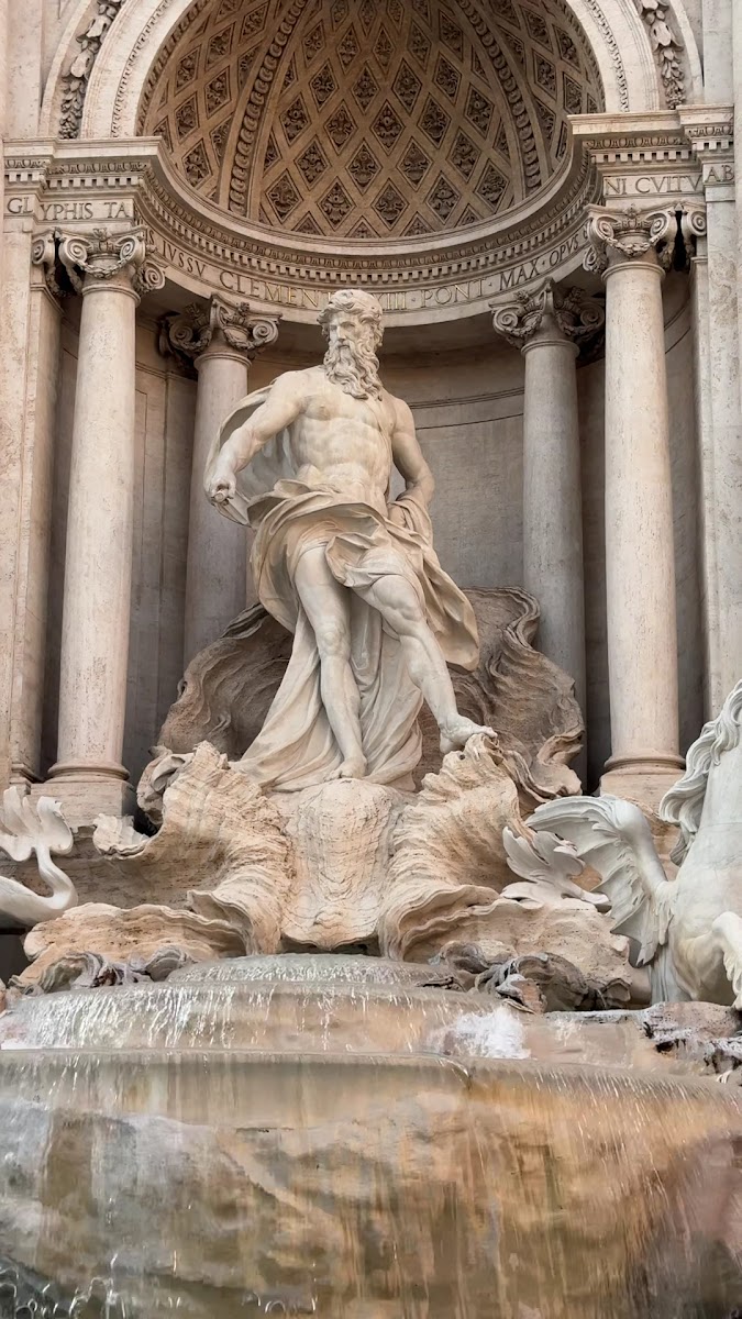 Trevi Çeşmesi — photo 2