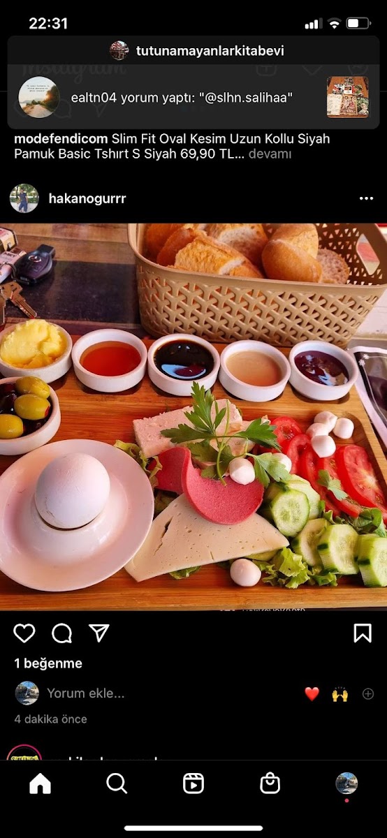 Tutunamayanlar Kitabevi & Kafe — fotoğraf 2