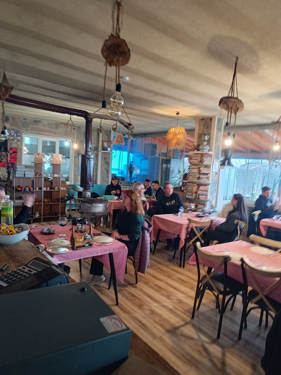 Uğur'un Yeri Kahvaltı,Et ve Konaklama — fotoğraf 7