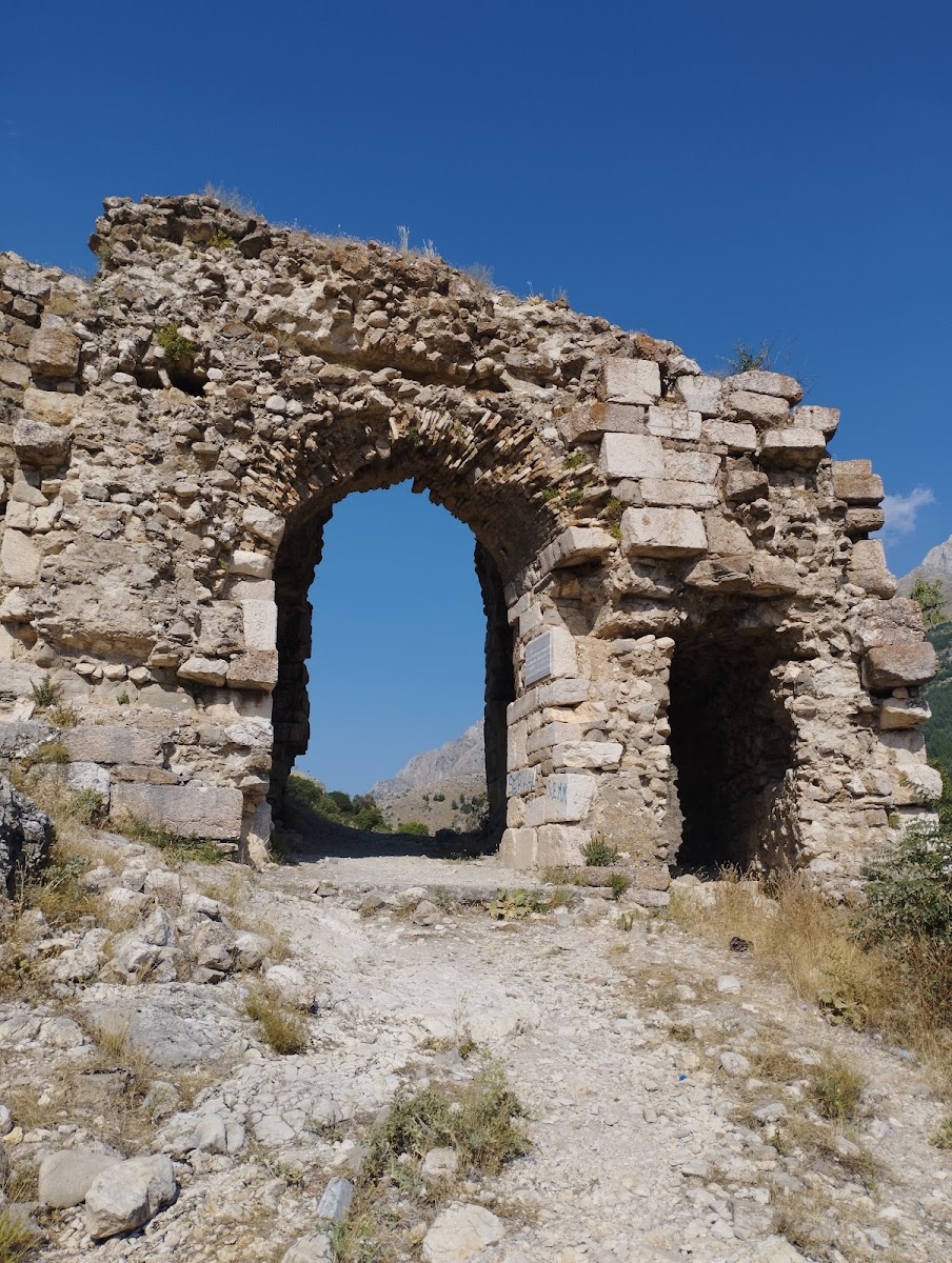 Uluborlu Kalesi — photo 2