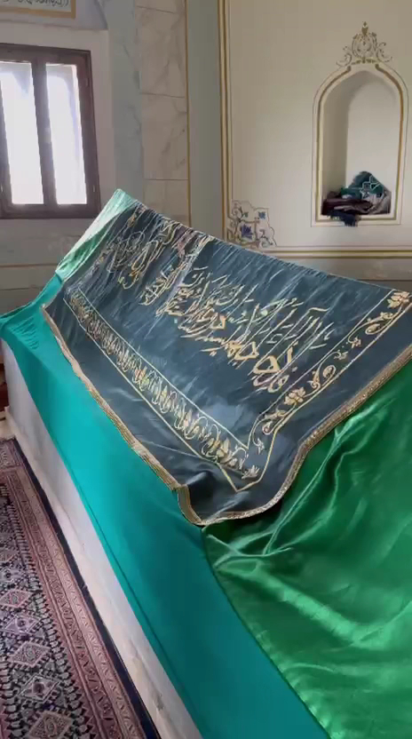 Üryan Baba Türbesi — photo 3