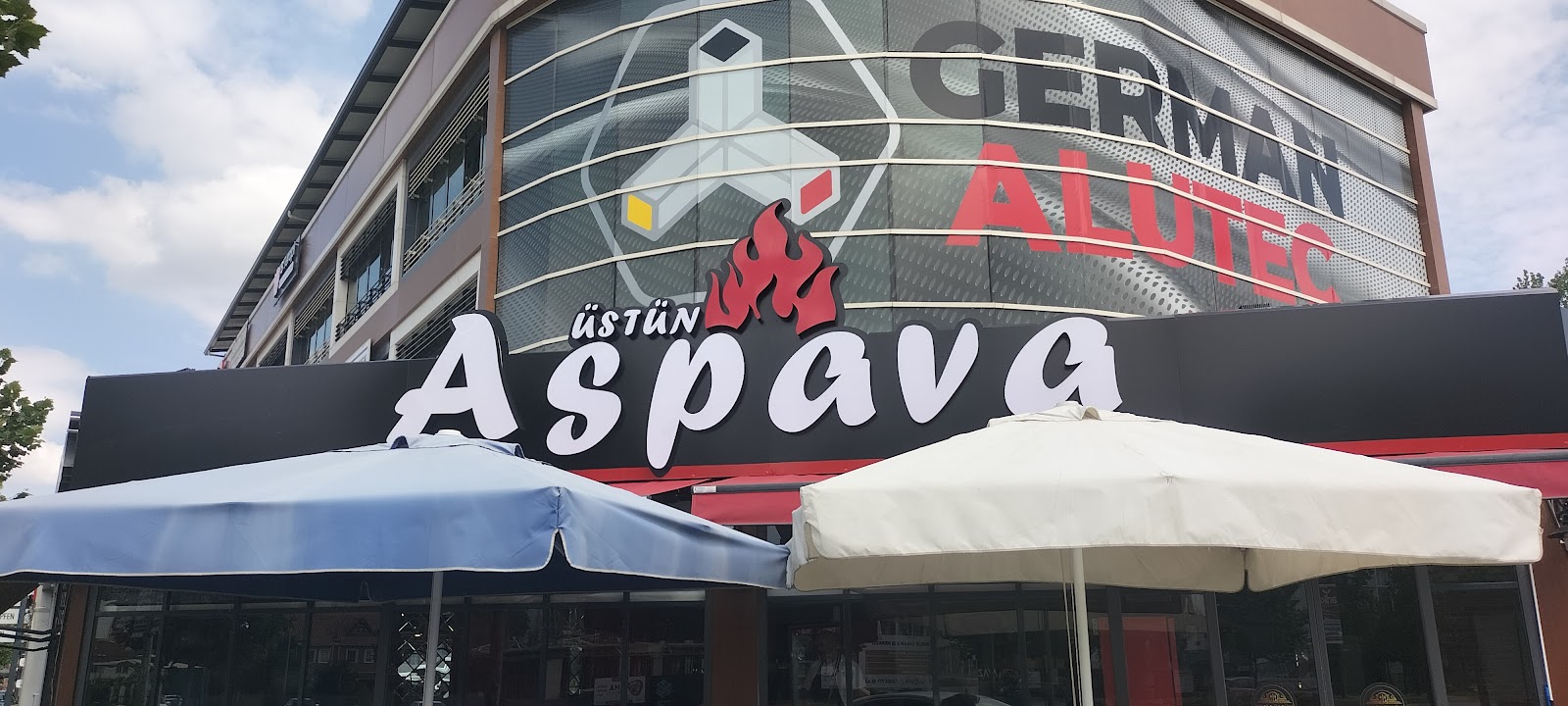 ÜSTÜN ASPAVA — fotoğraf