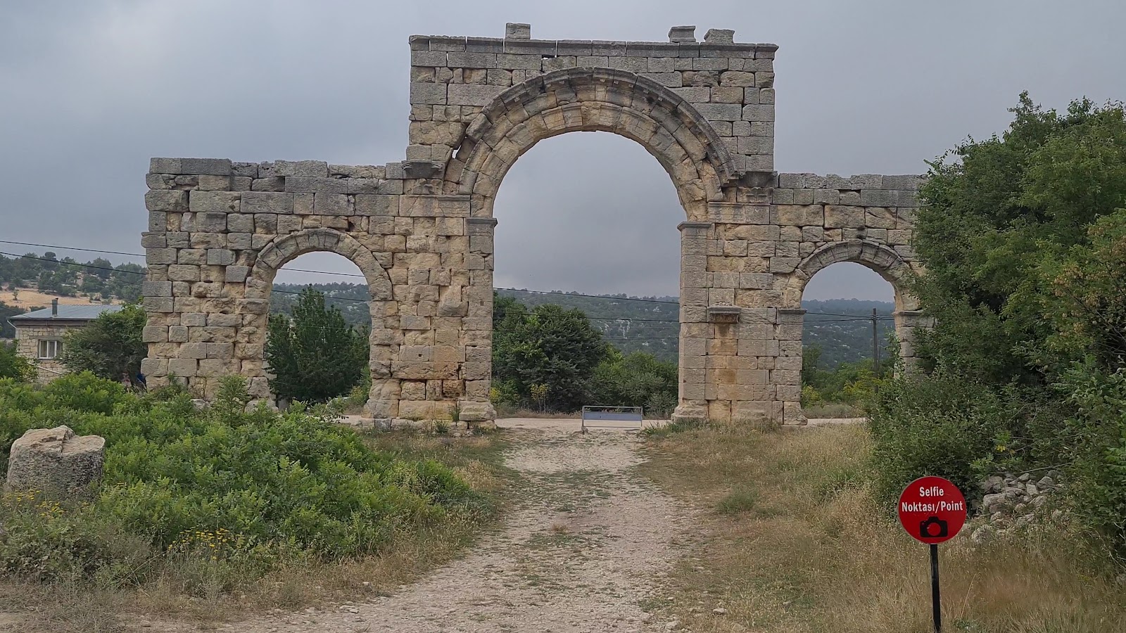 Uzuncaburç (Diocaesarea) Antik Kenti — fotoğraf 3