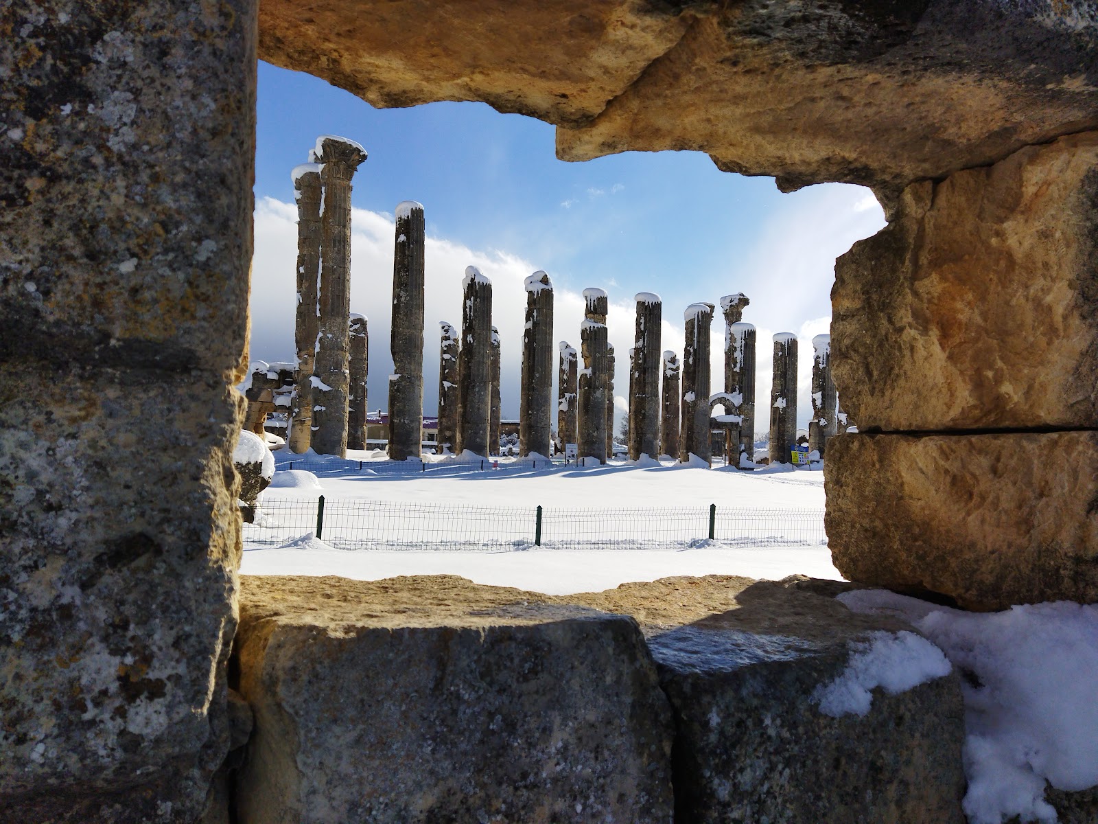 Uzuncaburç (Diocaesarea) Antik Kenti — fotoğraf 4