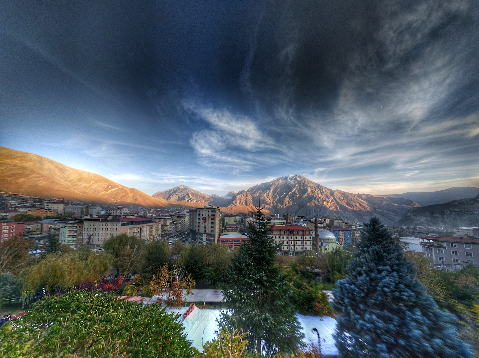 Valilik Parkı — fotoğraf 2