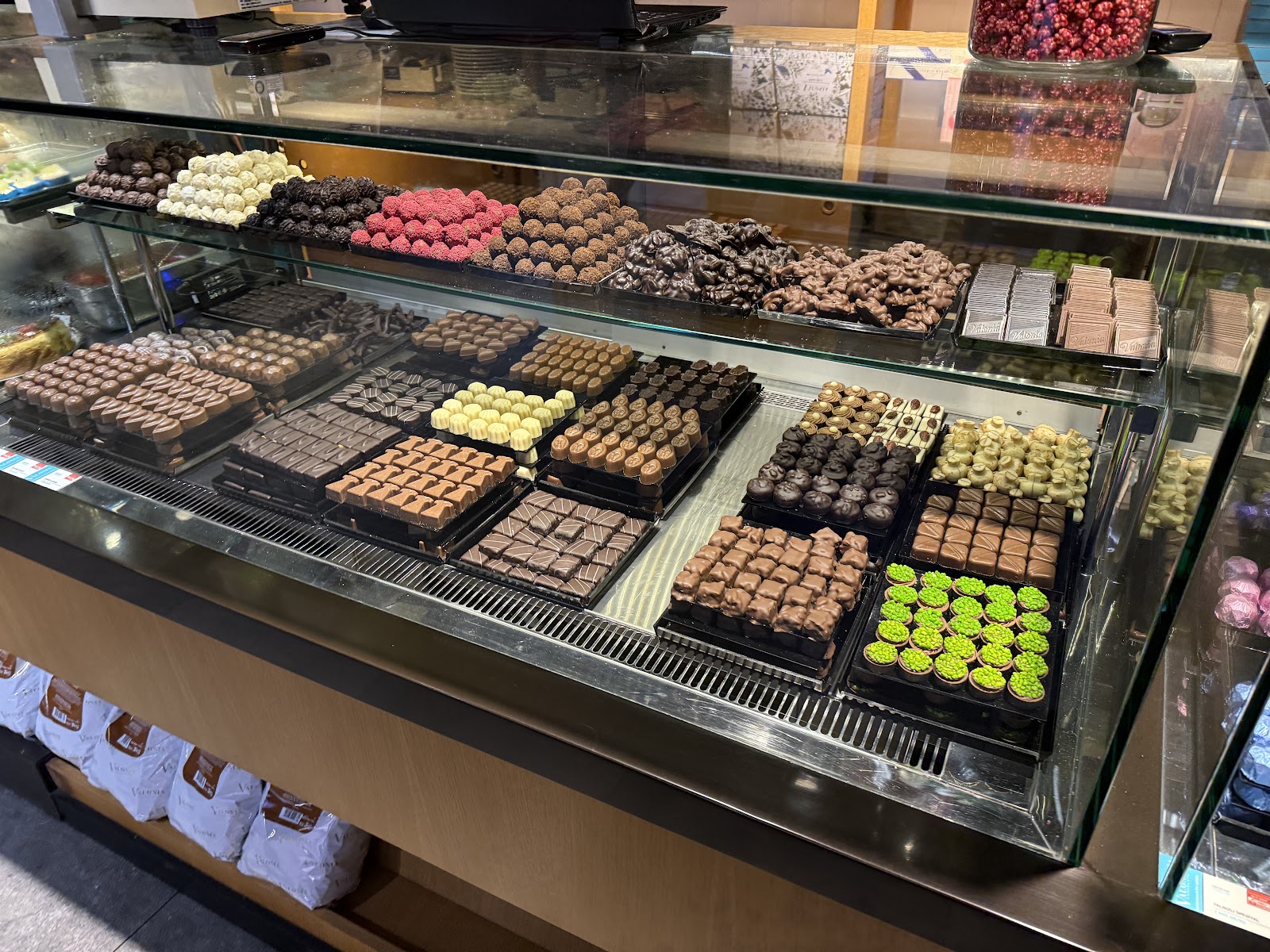 Valonia Chocolate & Cafe — photo 5