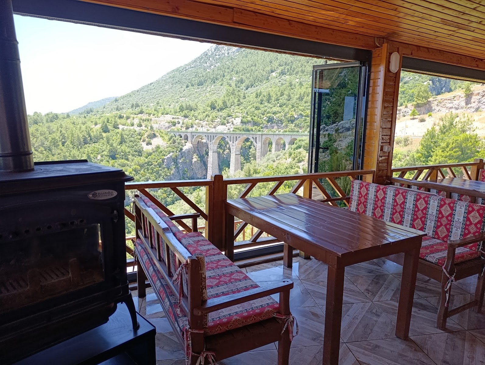 Varda Çardak Cafe Restaurant — fotoğraf