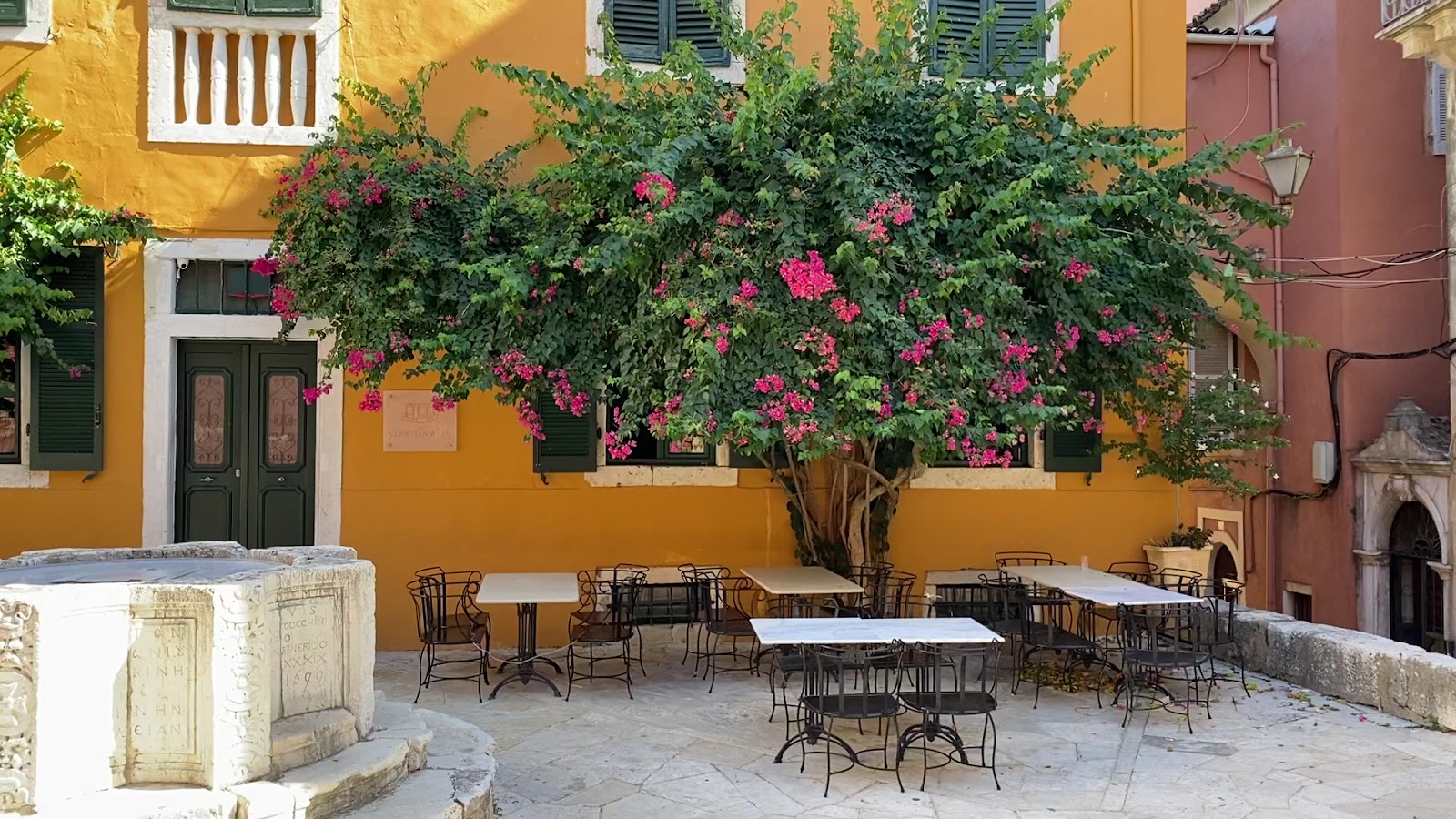Venetian Well — fotoğraf 3