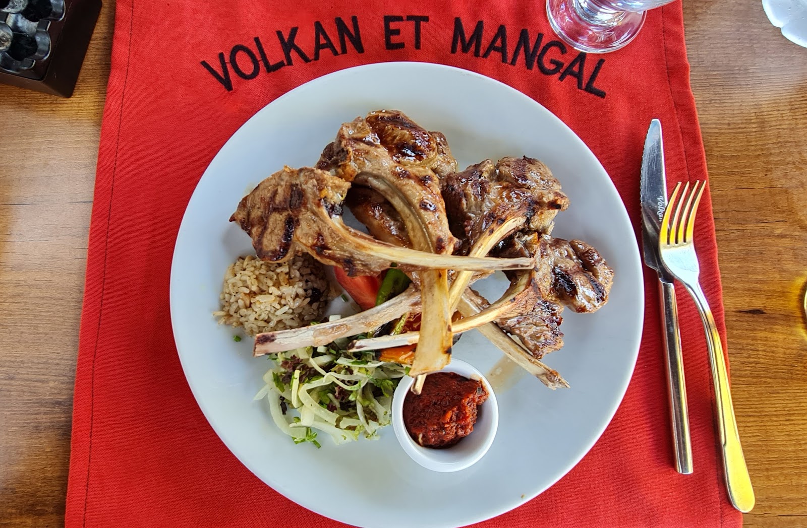 Volkan Et Mangal Kır Lokantası — fotoğraf 5