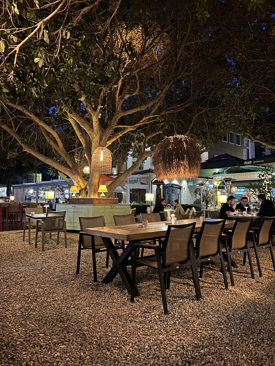 West Cafe Bistro — fotoğraf