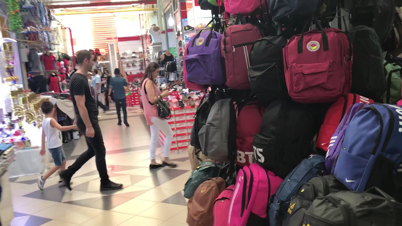 Yabancılar Çarşısı — fotoğraf 4